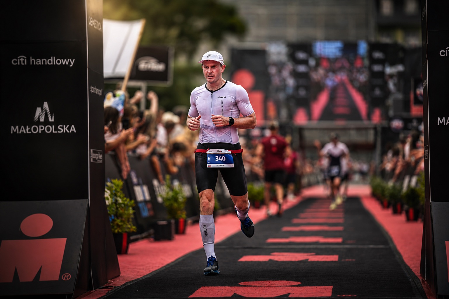 lek. Marcin Tusiński na mecie zawodów IRONMAN